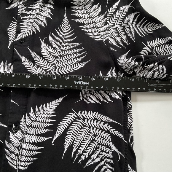 H&M Women’s Button Down Shirt Sz S Black & White Fern Print Retro Edgy Boho - Picture 5 of 11